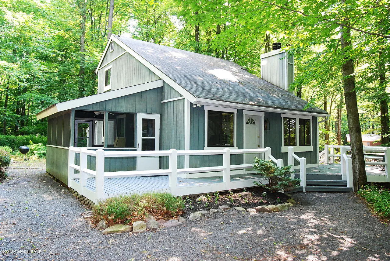2443 Overlook Ln photo 1