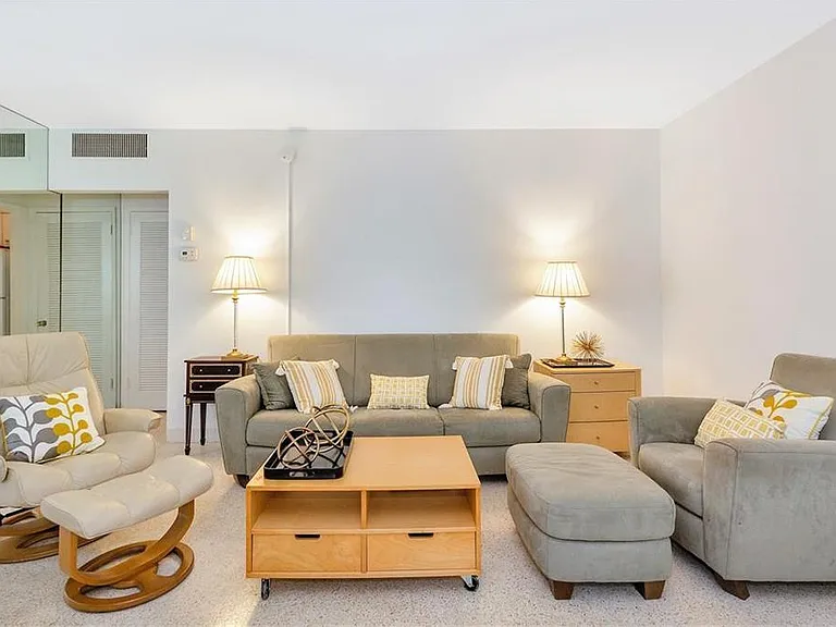 125 Isle Of Venice Dr #4 — Photo 7