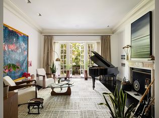 208 E 62nd St, New York, NY