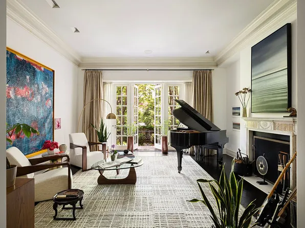 208 E 62nd St, New York, NY 10065