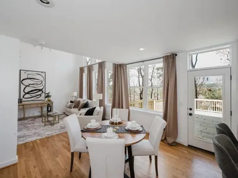 Crest Dr — Photo 15
