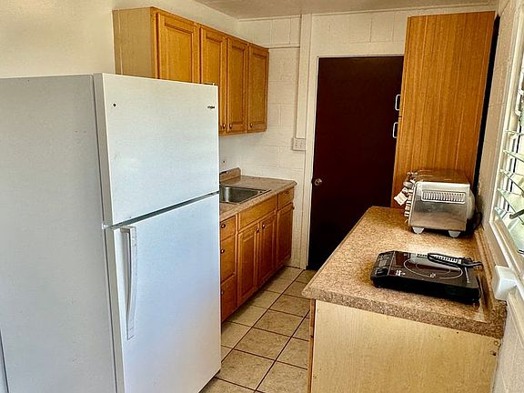 3rd image of 606B Kaulani Way