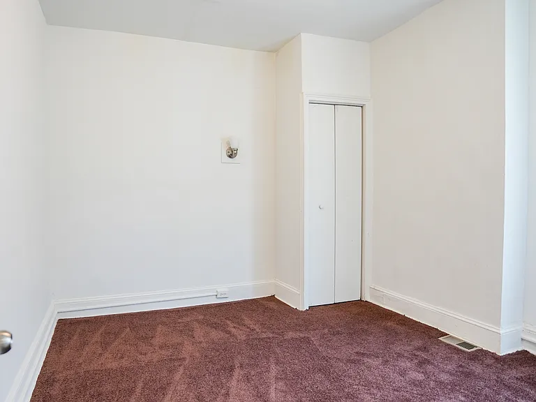605 Cator Ave — Photo 7