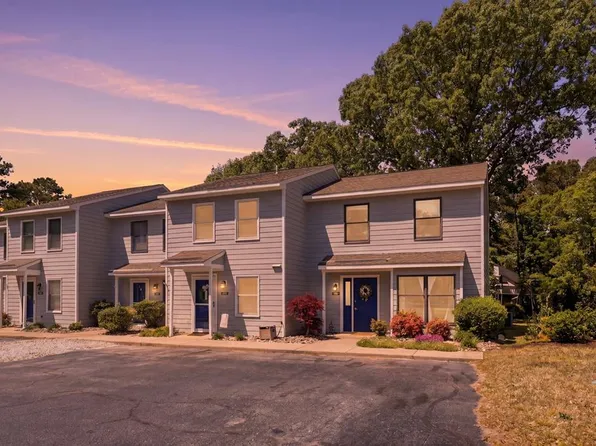 7867 Sunset Dr, Hayes, VA 23072