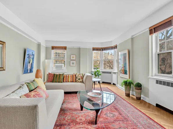 120 Cabrini Boulevard image 3 of 24