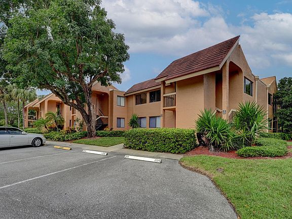3rd image of 11280 Green Lake Dr APT 202