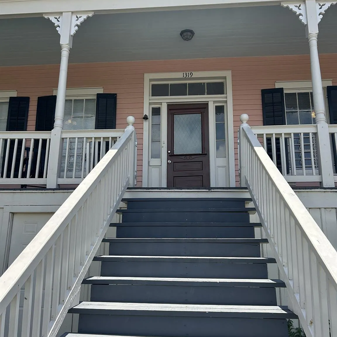2 bed, 1.0 bath, 1239 sqft, $1,850 — Photo 1