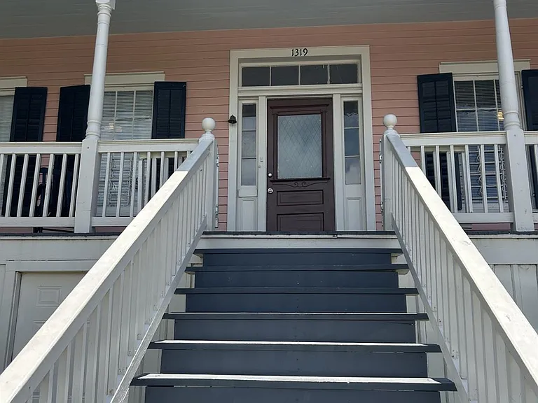 1319 Postoffice — Photo 1