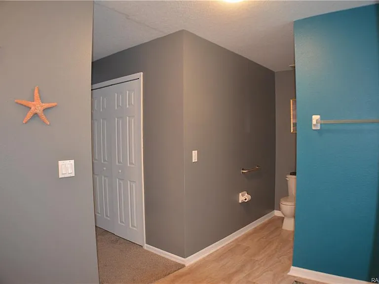 3134 W Randolph Ln — Photo 13