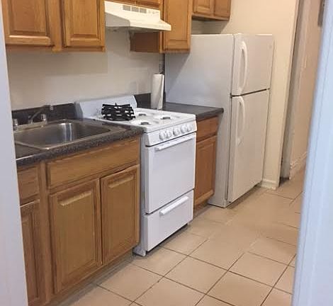 5th image of 812 W 181st St APT 7