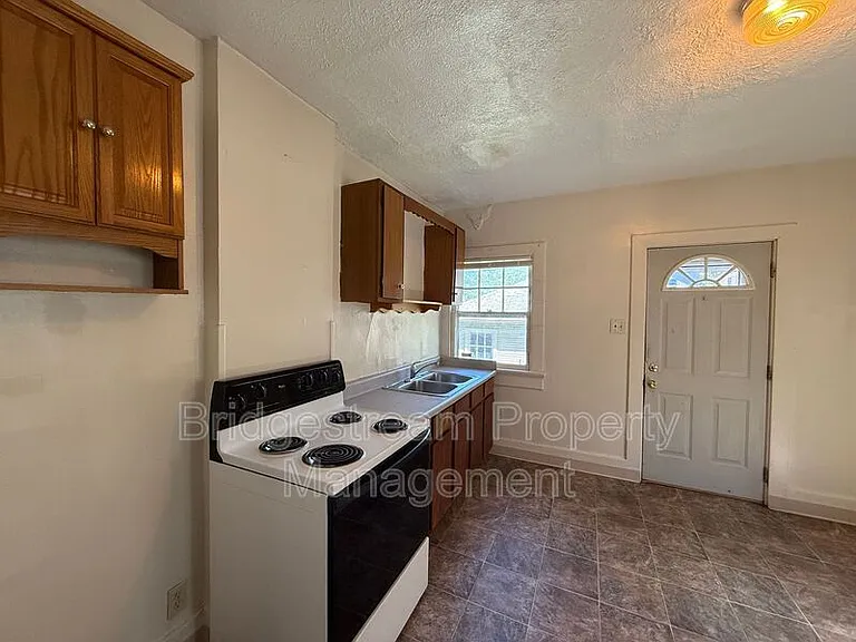 1411 Wyoming St — Photo 6