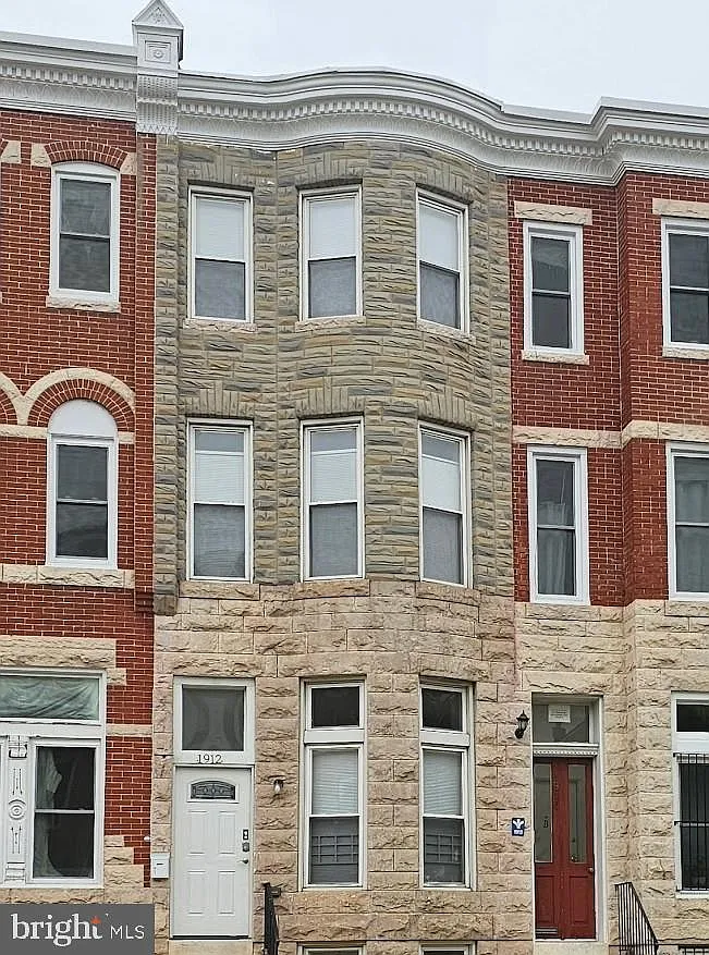2 bed, 1.5 bath, 1200 sqft, $1,700 — Photo 1