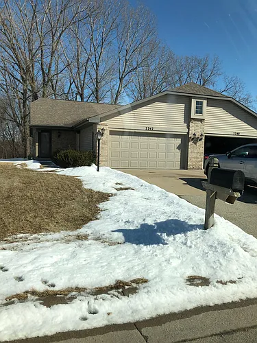 2242 N Cloudview Dr Photo 1