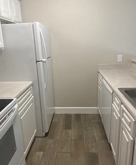 Spring Lake Apartments — Photo 12