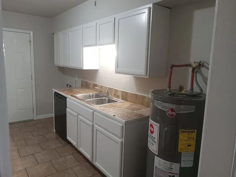 1432-1438 Columbia Circle SE — Photo 9