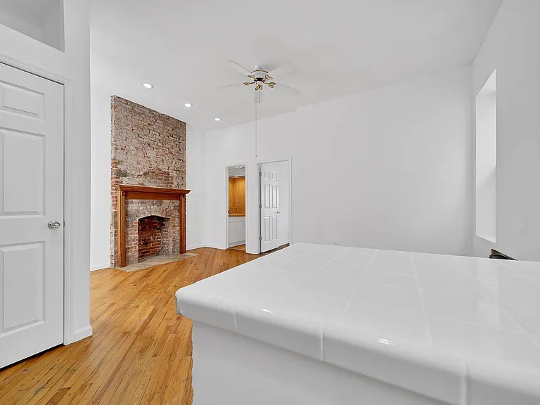 316 Hudson St #4B — Photo 12