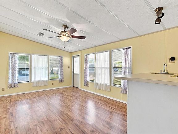 5th image of 1875 STACEY DRIVE