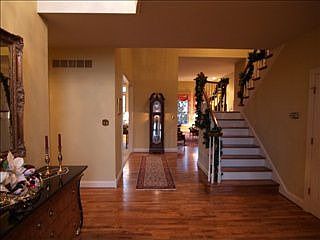 4th image of 108 Karla Dr