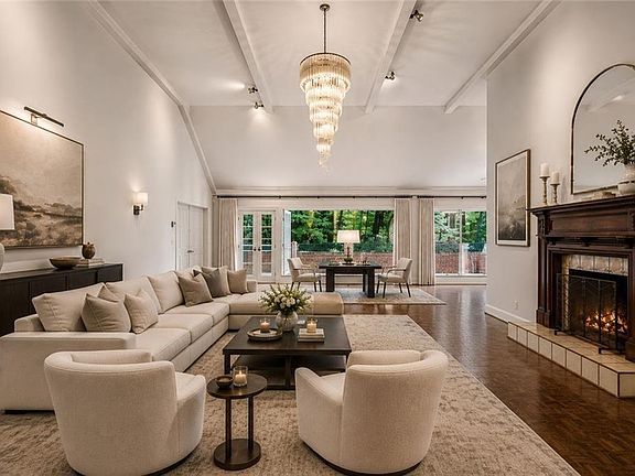3rd image of 1855 Bedfordshire Ct