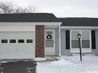 82 Springwood Dr, Webster, NY 14580