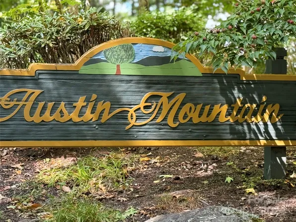 12 Austin Mountain Dr, Burnsville, NC 28714