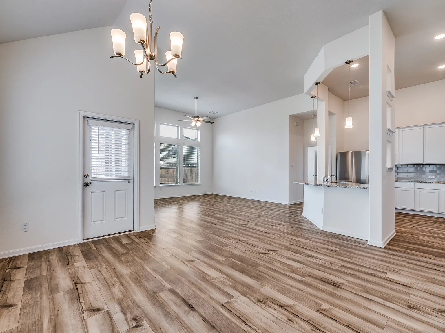 3 bed, 1802 sqft, $2,400 — Photo 3