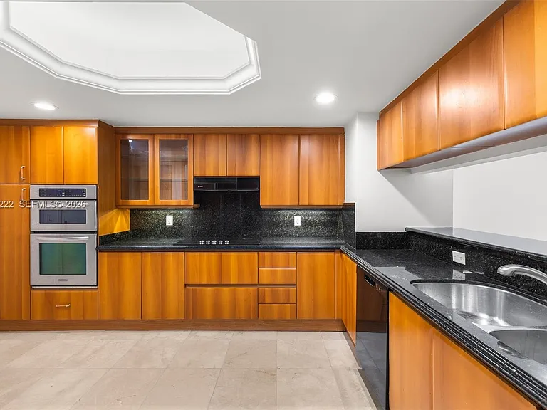 9559 Collins Ave #S9-D — Photo 5