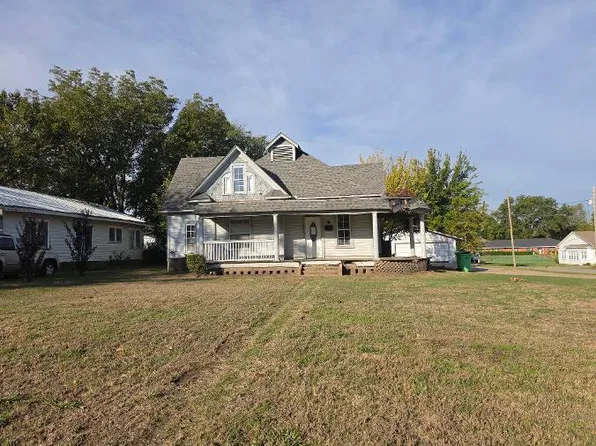 501 S 3rd St, Okemah, OK 74859