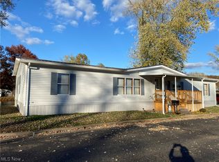 416 Compass Cir SE, New Philadelphia, OH 44663