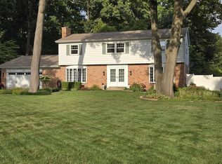 53376 Oakton Dr, South Bend, IN 46635