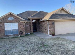 705 E Texas Ave, Iowa Park, TX 76367