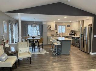12122 Rolling Meadow Cir, Anchorage, AK 99519