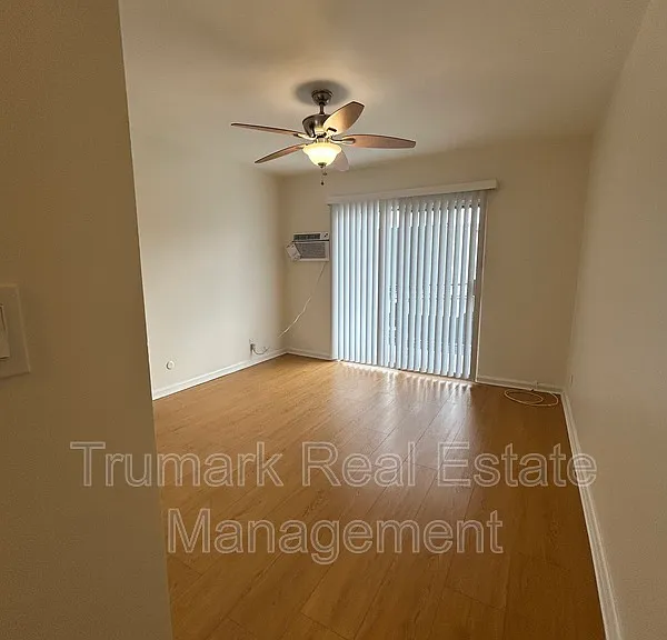 337 E Tujunga Ave #M — Photo 10