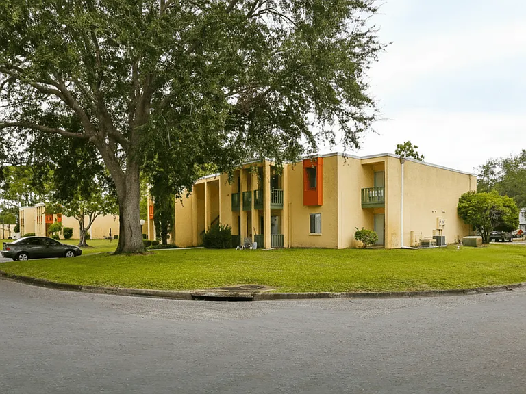 Aztec Villa Apartments — Photo 4
