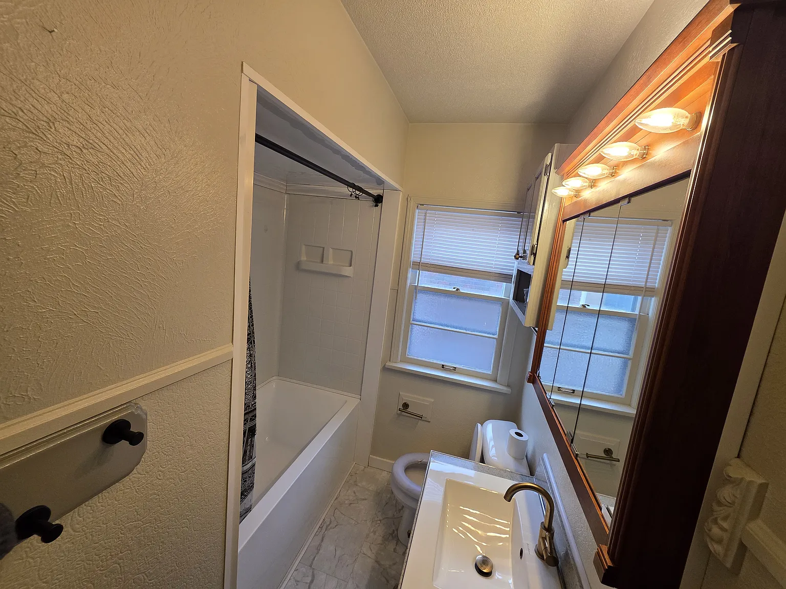 3 bed, 1224 sqft, $1,500 — Photo 4