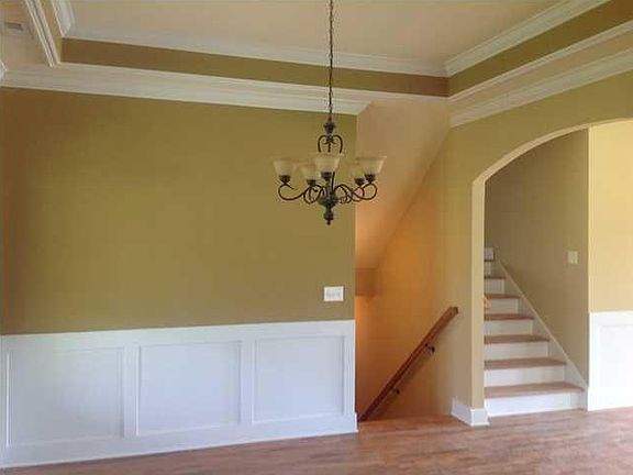 5th image of 44 Saratoga Ln