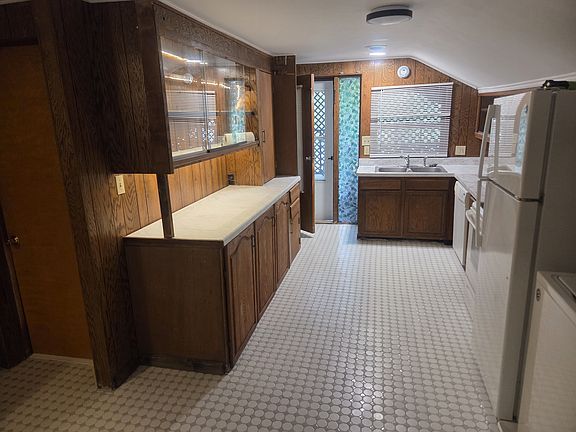 5th image of 1000 E Oldtown Rd #F