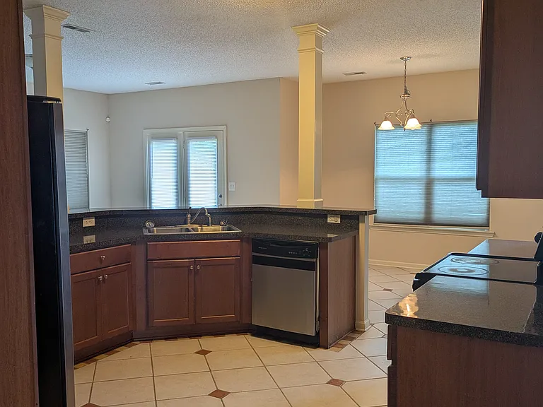 108 Blue Spruce Dr — Photo 8