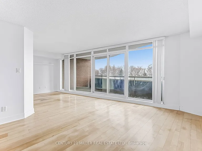 550 Queens Quay W #318 — Photo 12