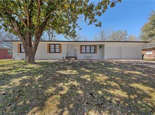 1004 N Willard Dr, Waco, TX 76706