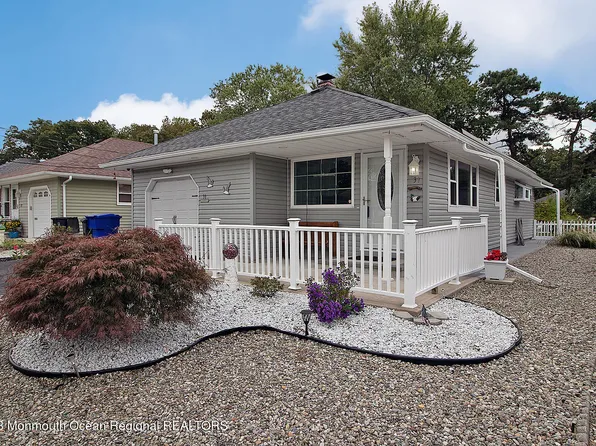 31 Mount Kilimanjaro Lane, Toms River, NJ 08753