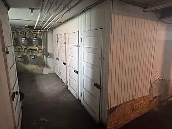 3rd image of 1710 Portman Ave #3