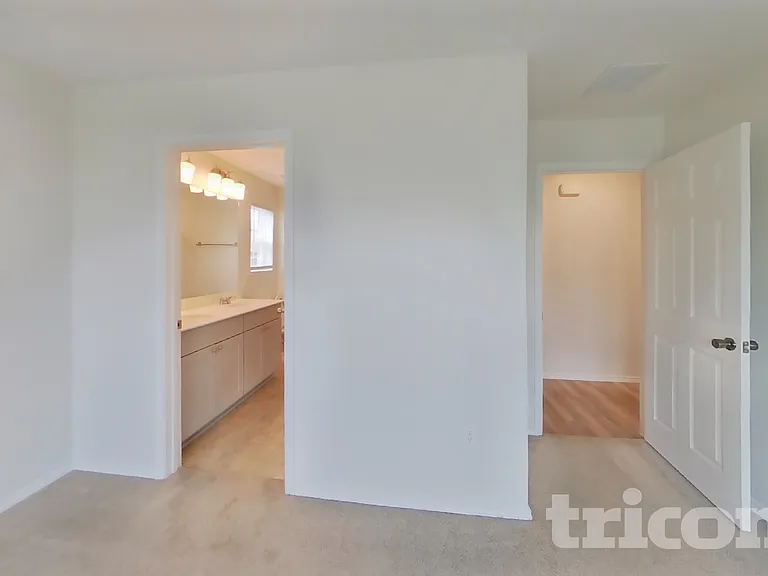 1125 Waggoner Dr — Photo 8