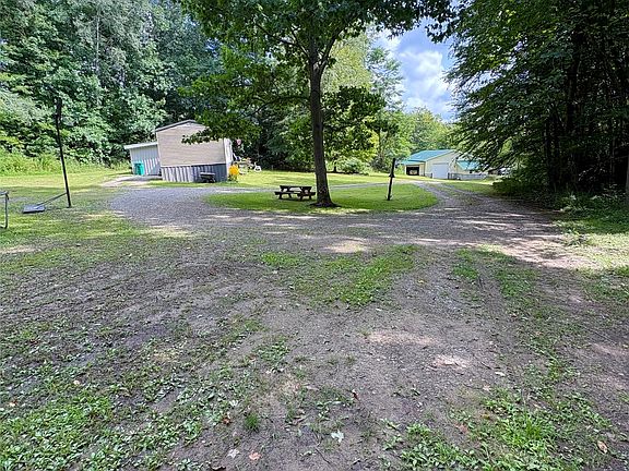 5th image of 10963 Pont Rd