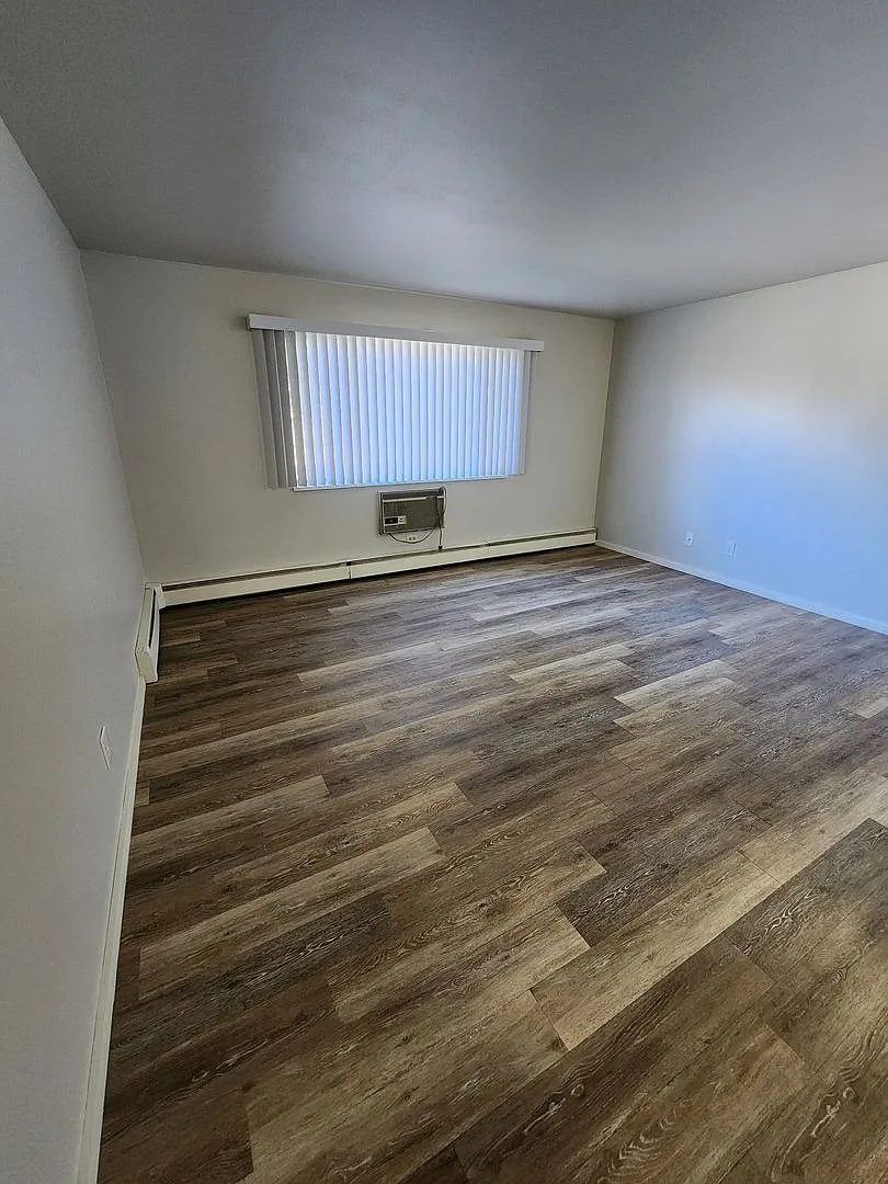 19 Plex Merrill — Photo 1