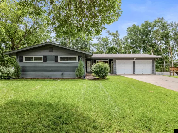 2815 S 102nd St, Omaha, NE 68124