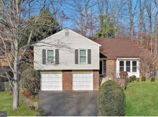 7580 Woodstown Dr, Springfield, VA 22153