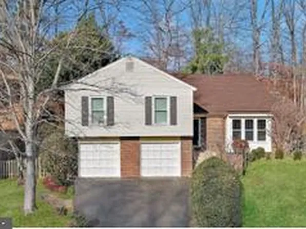 7580 Woodstown Dr, Springfield, VA 22153