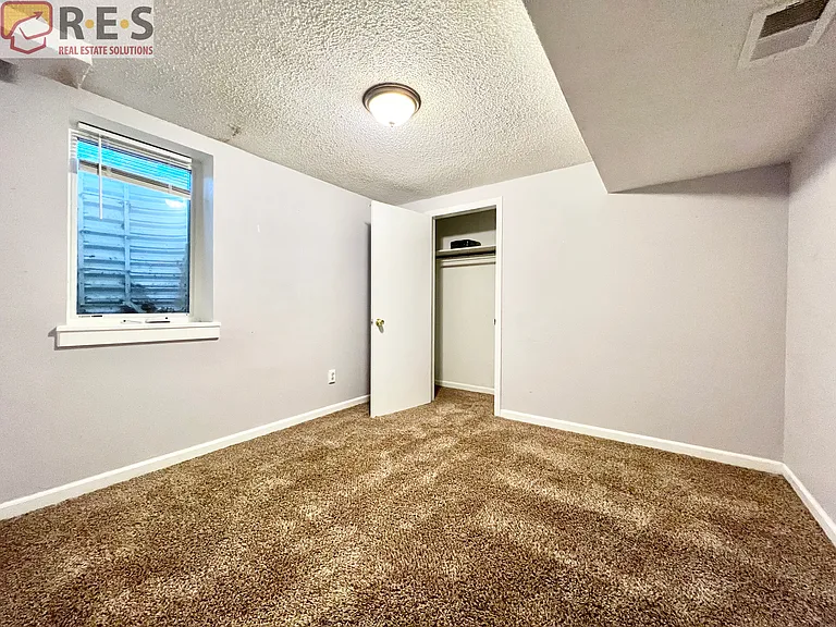 2021 W 82nd Pl — Photo 3