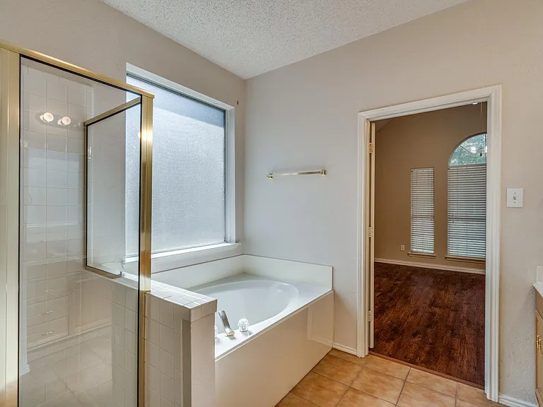 3949 Windford Dr — Photo 18